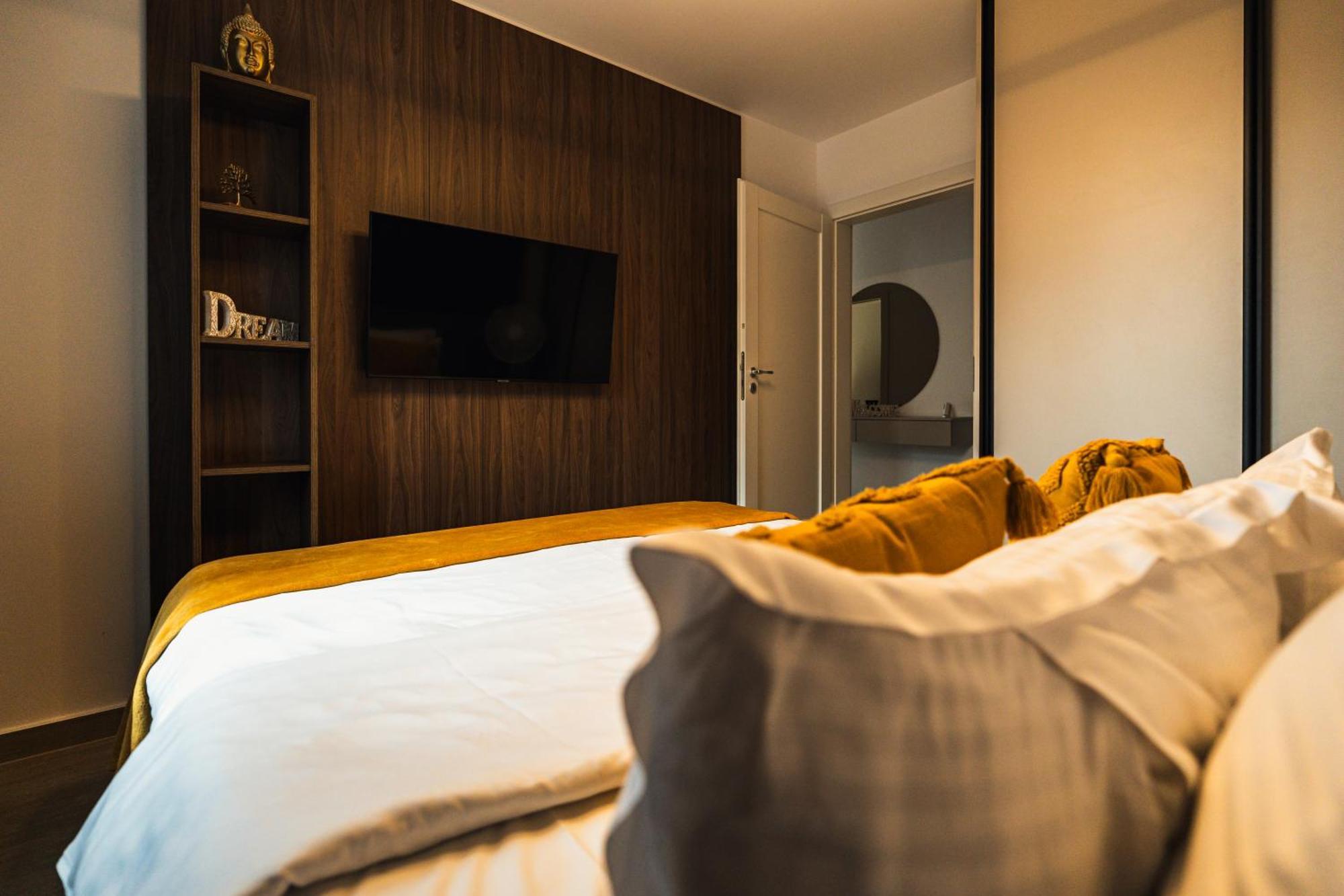 Jad - Urban Plaza - Luxury 3 Rooms & 2 Rooms Apartments Brassó Kültér fotó