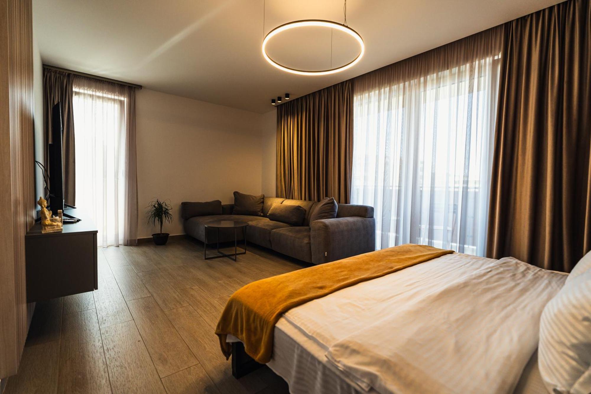 Jad - Urban Plaza - Luxury 3 Rooms & 2 Rooms Apartments Brassó Kültér fotó