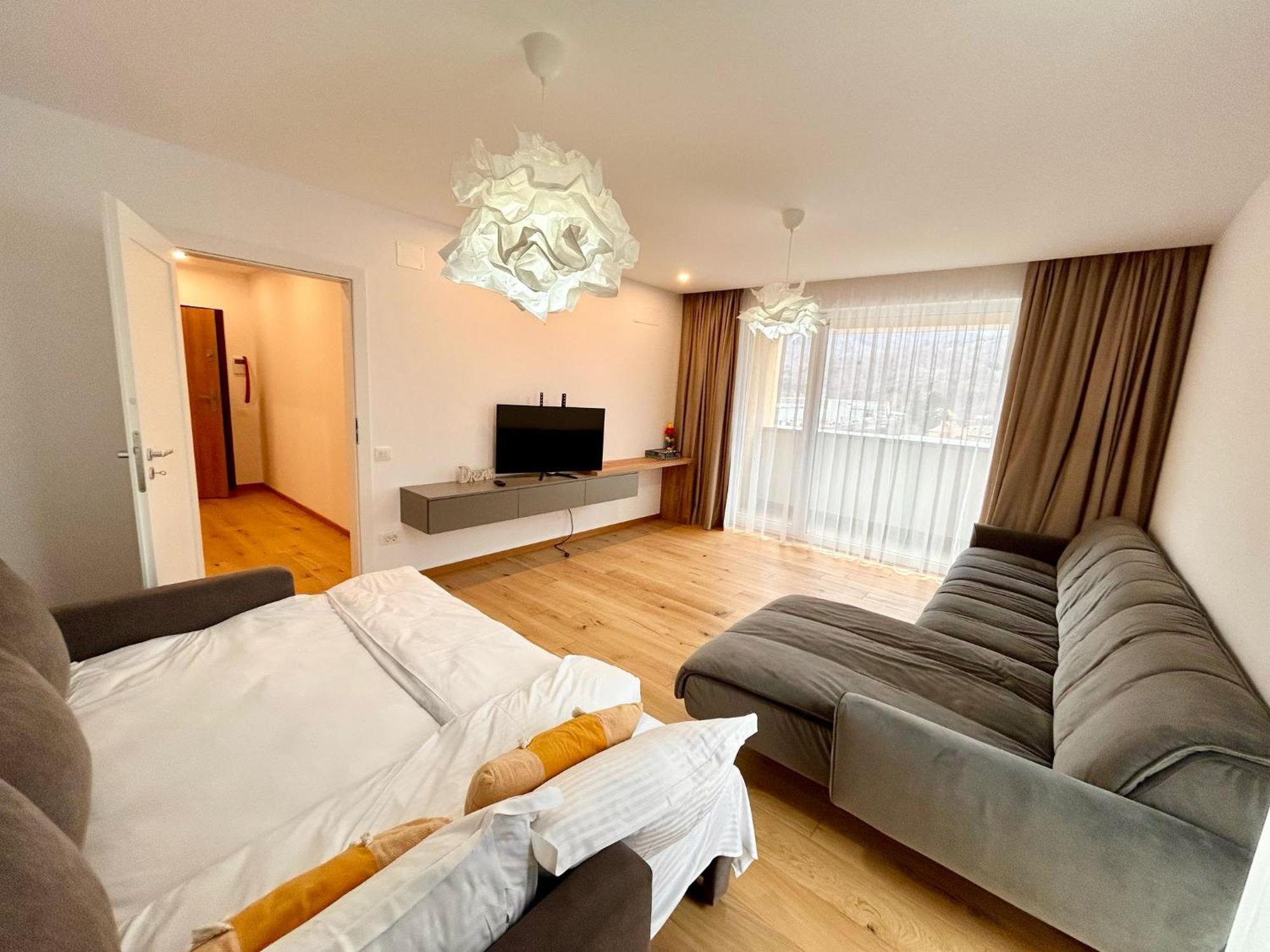 Jad - Urban Plaza - Luxury 3 Rooms & 2 Rooms Apartments Brassó Kültér fotó